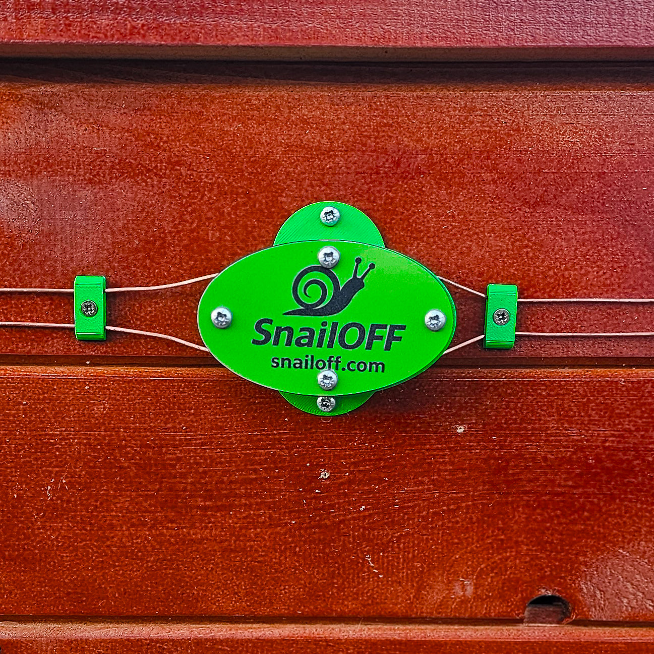 Electric snail-repelling system